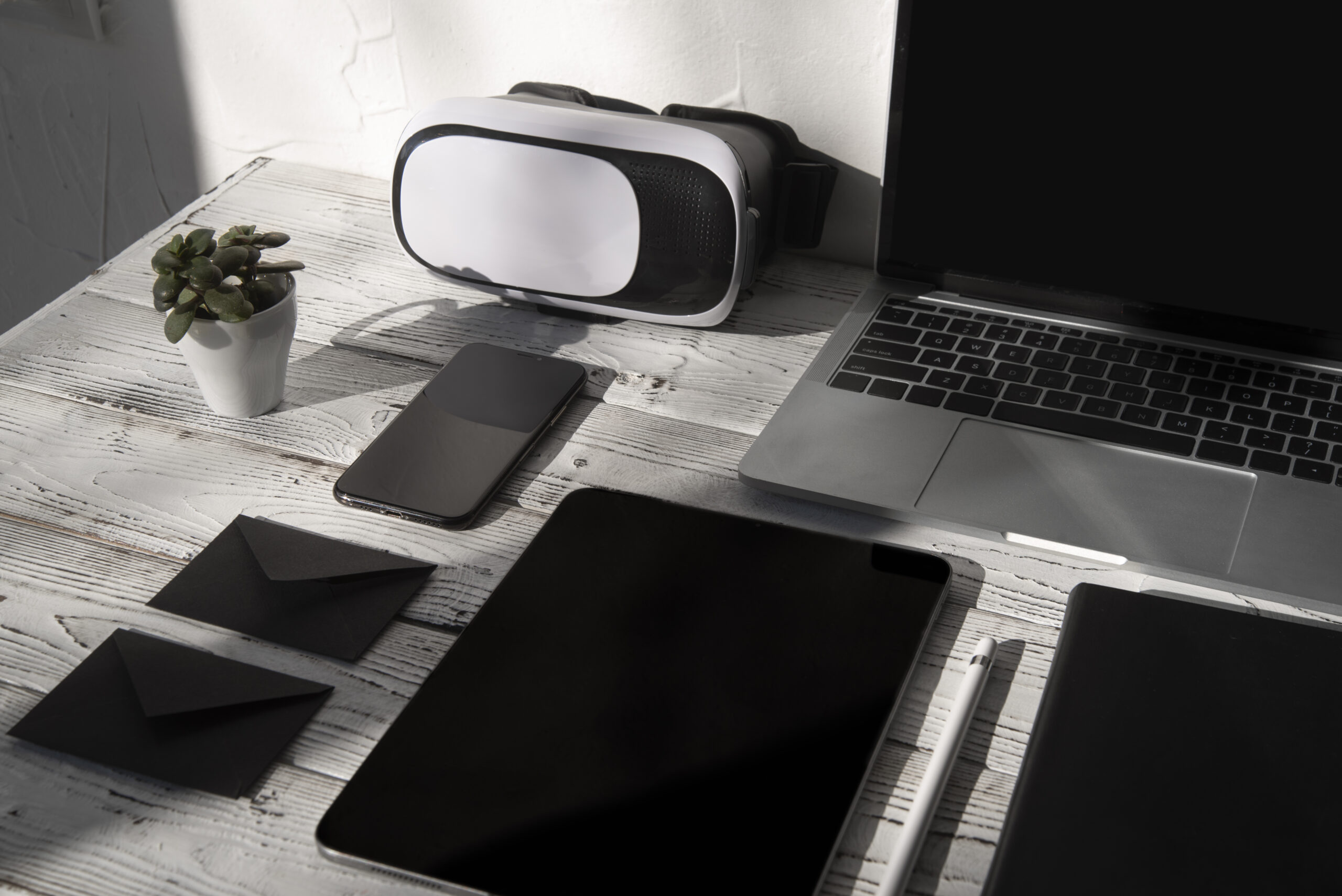 modern-stationary-collection-arrangement